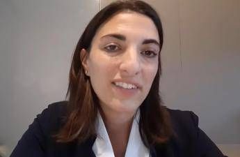 Lecco, ‘smascherata’ dopo insulti anonimi sui social: si dimette l’assessora anti-cyberbullismo